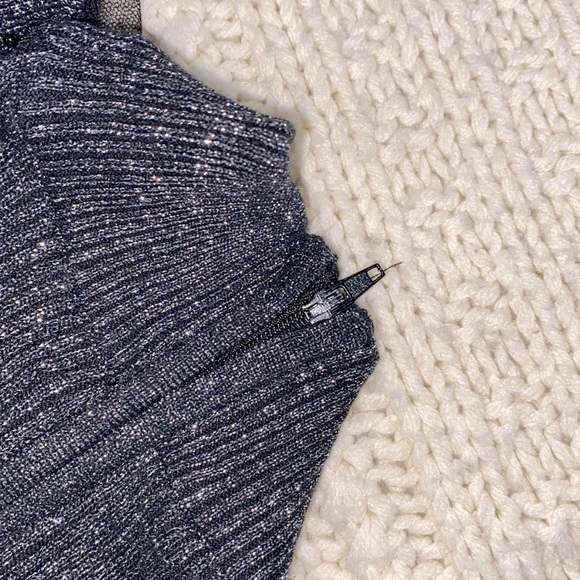 Lauren Michelle Black grey sparkly sequin top size medium - Picture 4 of 6